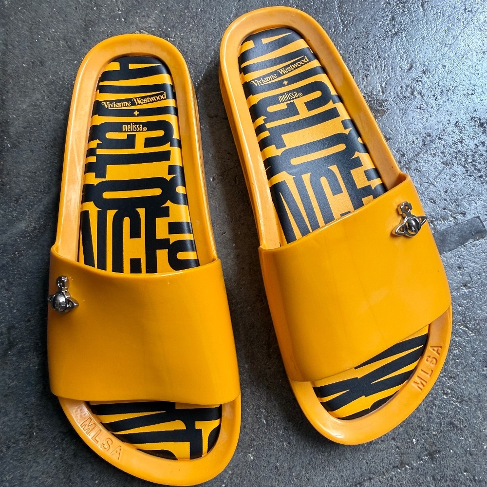 New Vintage Melissa Sandal w/ Metal Screw Orb